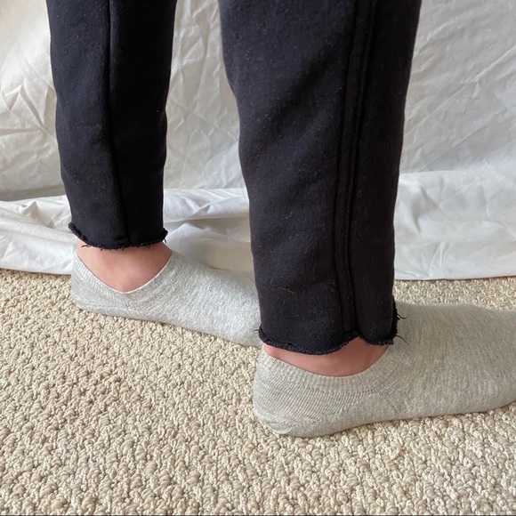 3/$30 Wilfred Free Black Joggers / Sweatpants - Picture 3 of 4